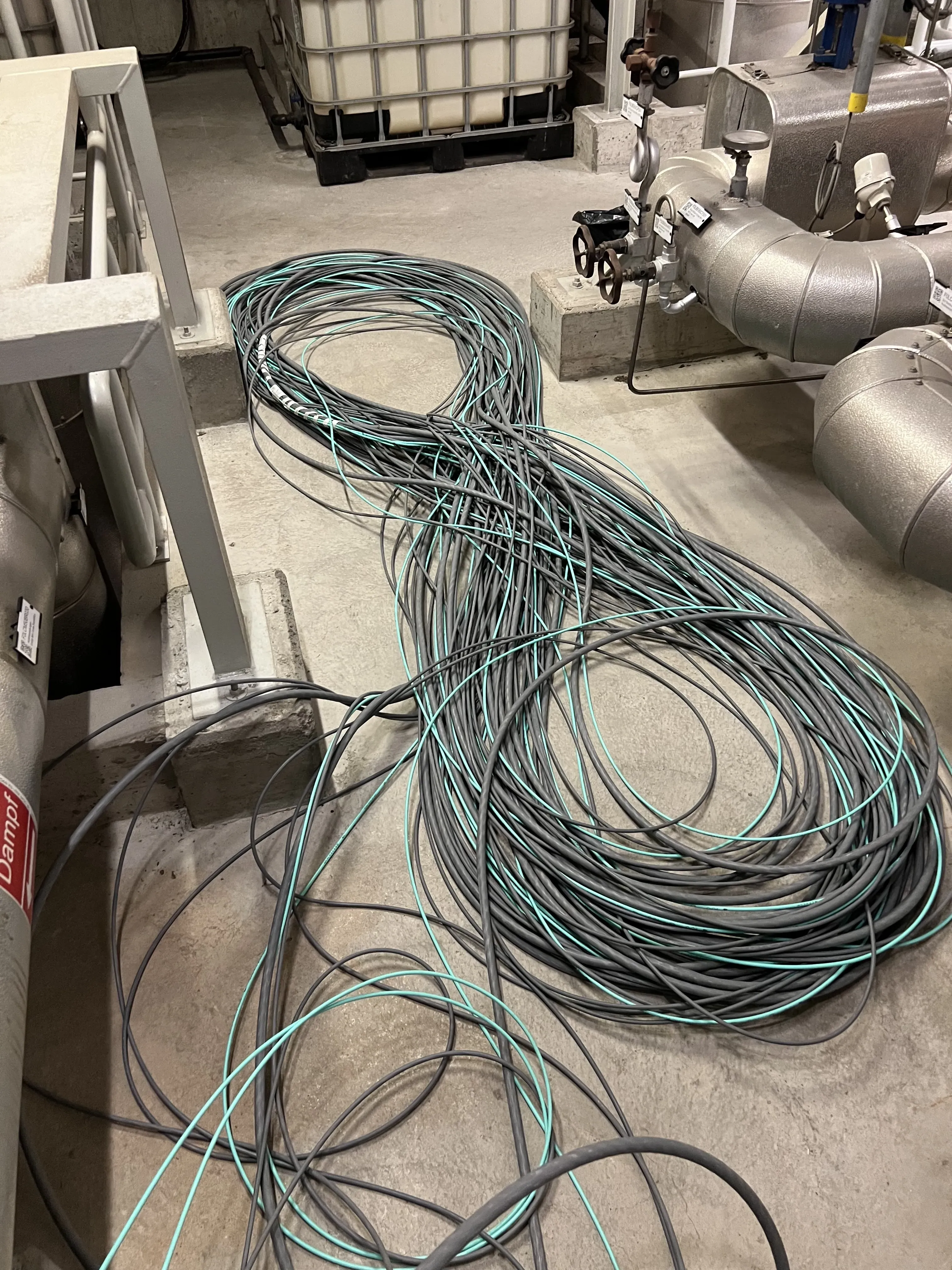 Glasfaser Kabel Technikraum – Câbles fibre optique local technique